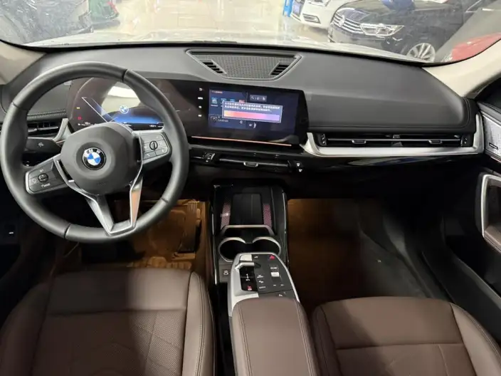 BMW X1 2025 Model sDrive25Li X Design Set – фото 8