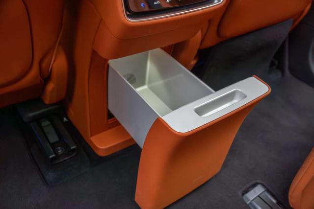 AITO M9 2024 Extended-Range Ultra 6-Seater – фото 33