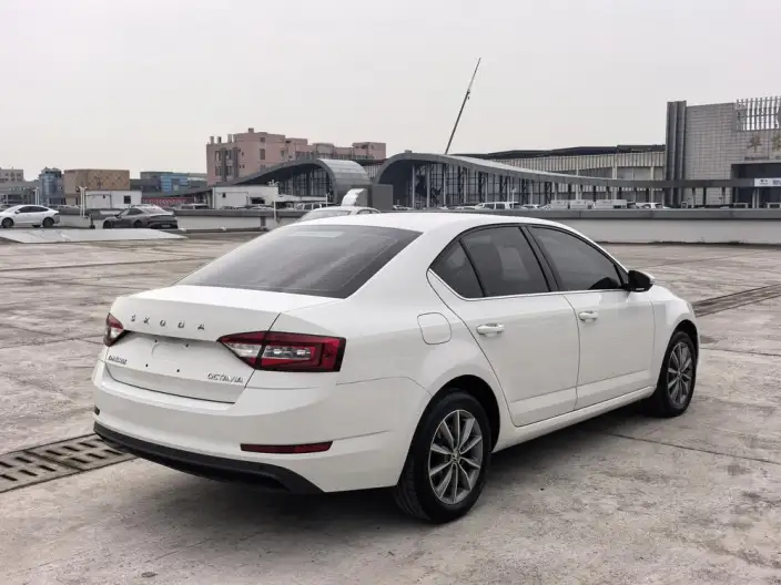 Skoda Octavia 2022 Model 1.5L Automatic Comfort Edition
