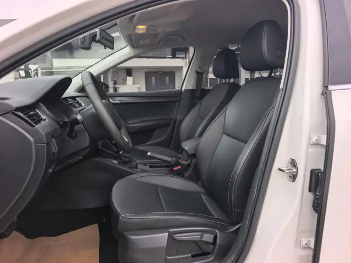Skoda Octavia 2022 Model 1.5L Automatic Comfort Edition – фото 9