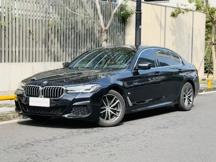 BMW 5 Series 2022 Model Facelift II 525Li M Sports Set – фото 1
