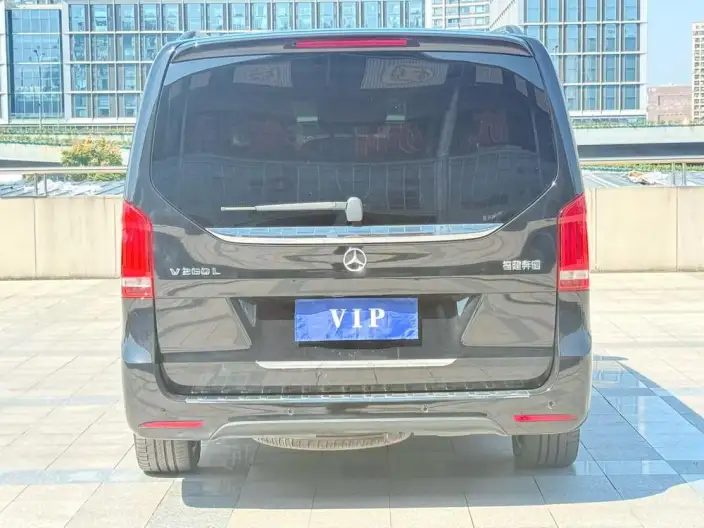 Mercedes-Benz V-Class 2022 Model V 260 L Long wheelbase Premium Edition – фото 4