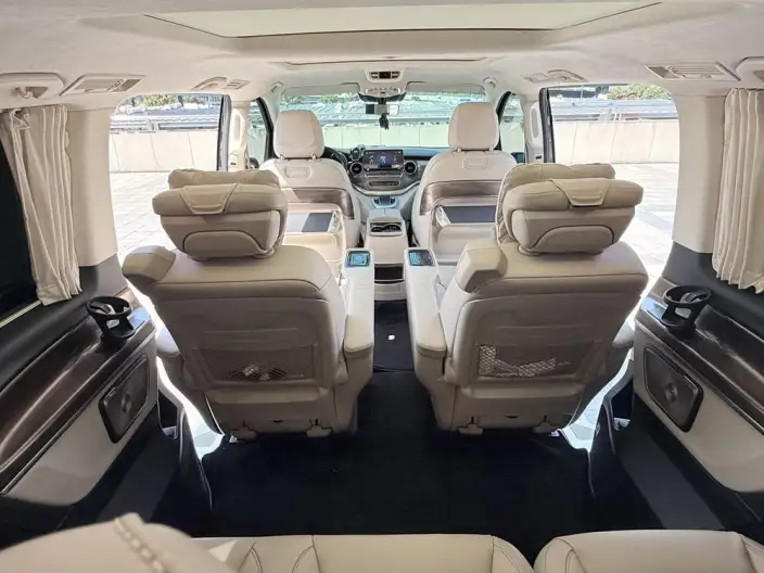 Mercedes-Benz V-Class 2022 Model V 260 L Long wheelbase Premium Edition – фото 6