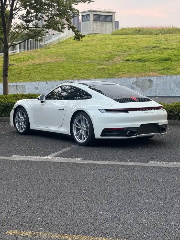 PORSCHE 911 2022 Model Carrera 3.0T