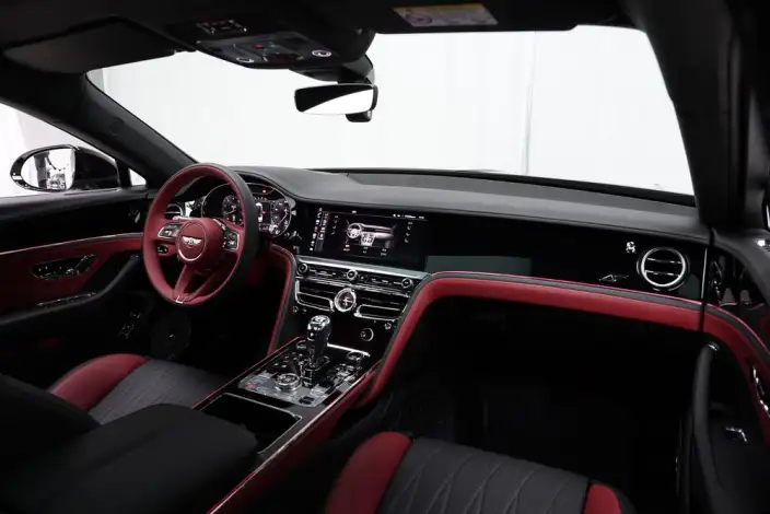 Continental Flying Spur 2023 Model 4.0T V8 S – фото 7