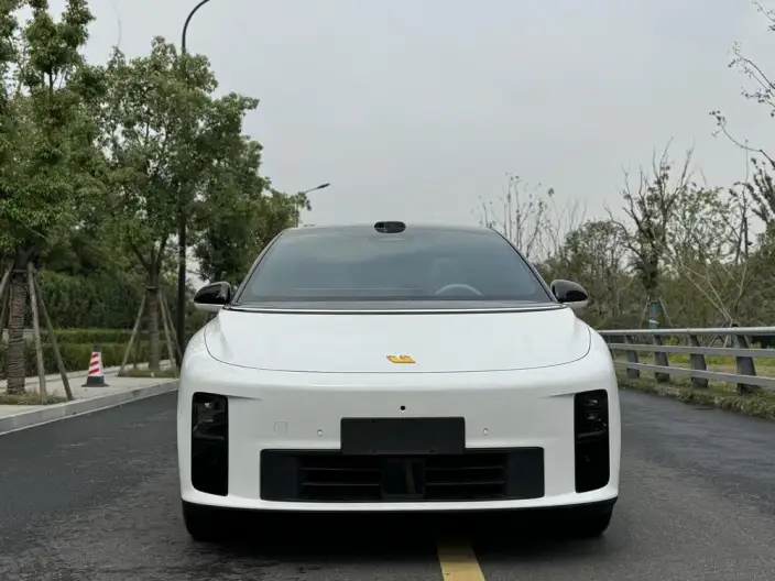 Li Auto i6 2025 Model 4WD Standard Edition – фото 2