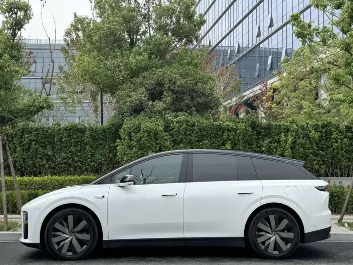 Li Auto i6 2025 Model 4WD Standard Edition – фото 4