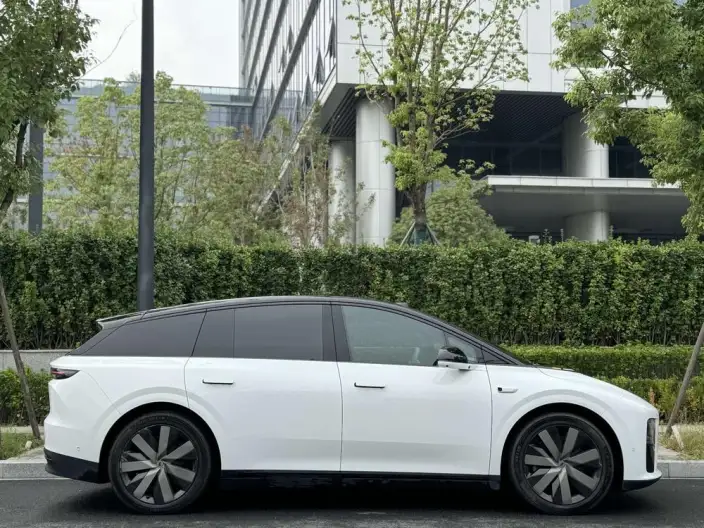 Li Auto i6 2025 Model 4WD Standard Edition – фото 8
