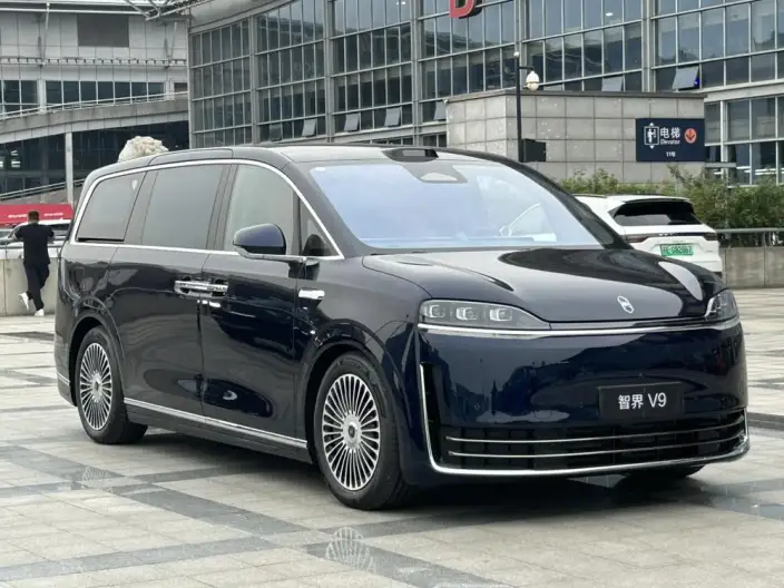 Zhijie Smart World V9 2026 Model Ultra