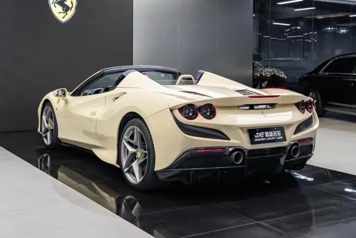 Ferrari F8 2020 Model Spider 3.9T V8 – фото 5