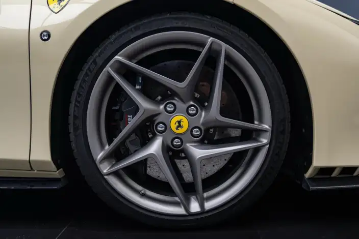 Ferrari F8 2020 Model Spider 3.9T V8 – фото 8
