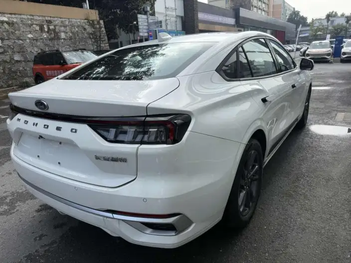 Ford Mondeo 2025 Model EcoBoost 180 Luxury Model – фото 6