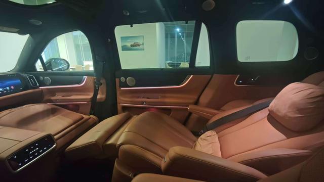 AITO M9 2024 Extended-Range Ultra 6-Seater – фото 26
