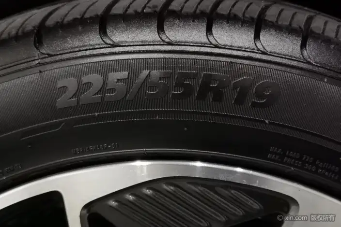 DFM AX7 2022 Model Mach Version 1.5T DCT DF41 – фото 10
