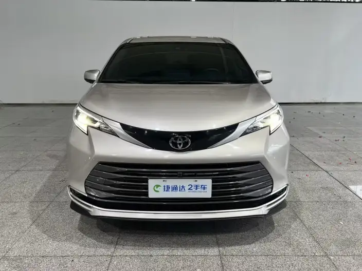 Toyota Sienna 2024 Model Hybrid 2.5L 4WD Premium Edition – фото 2