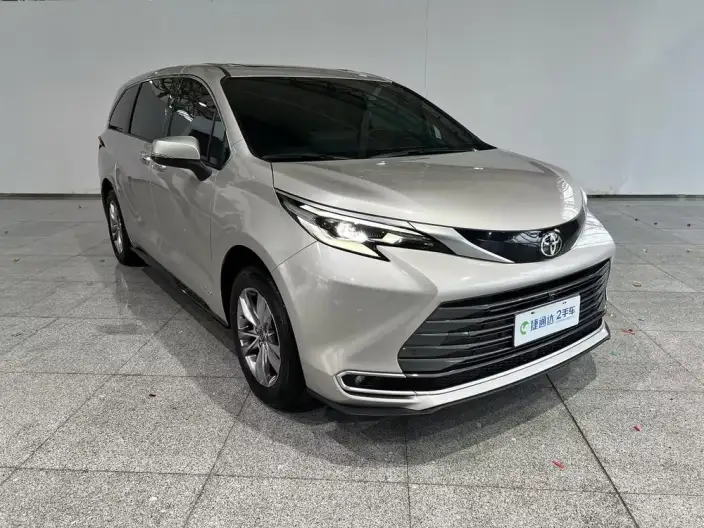 Toyota Sienna 2024 Model Hybrid 2.5L 4WD Premium Edition – фото 3