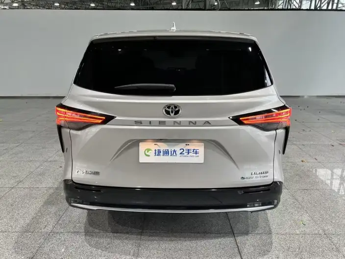 Toyota Sienna 2024 Model Hybrid 2.5L 4WD Premium Edition – фото 6