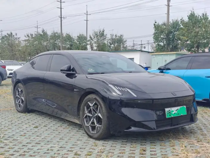 **Lynk & Co Z10** 2024 Model 95kWh 766km Rear Drive Max