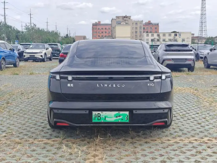 **Lynk & Co Z10** 2024 Model 95kWh 766km Rear Drive Max – фото 5