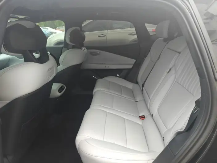 **Lynk & Co Z10** 2024 Model 95kWh 766km Rear Drive Max – фото 9
