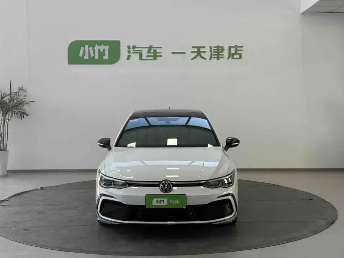 Volkswagen Golf 2023 Model 280TSI DSG R-Line Lite – фото 2
