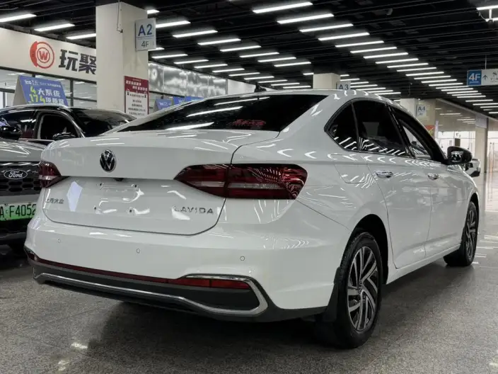 Volkswagen Lavida 2023 Model 1.5L Automatic Five million editions – фото 6