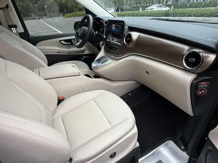 Mercedes-Benz V-Class 2021 Model V 260 Premium Edition – фото 7