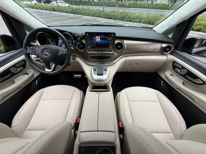 Mercedes-Benz V-Class 2021 Model V 260 Premium Edition – фото 10
