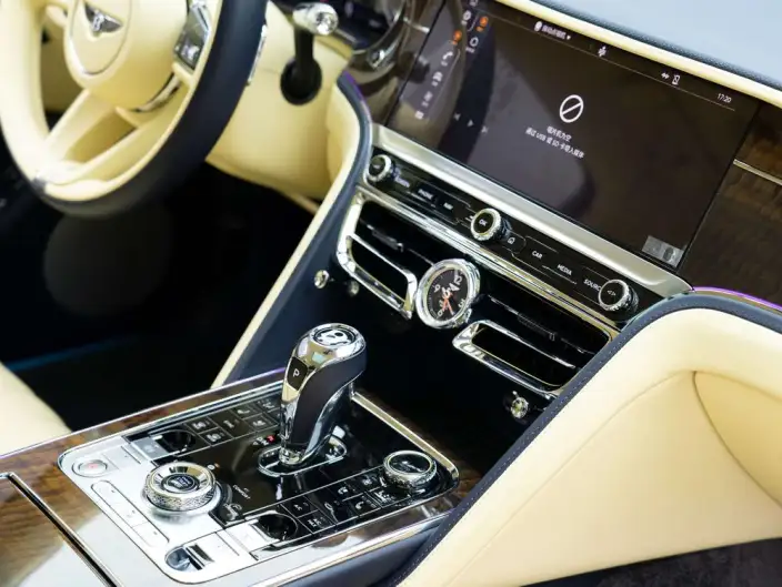 Continental Flying Spur 2022 Model 4.0T V8 Standard Edition – фото 7