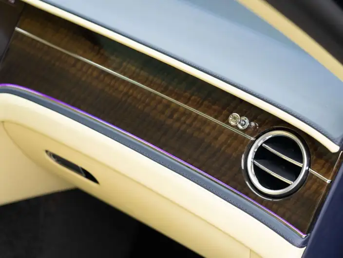 Continental Flying Spur 2022 Model 4.0T V8 Standard Edition – фото 9