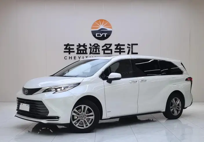 Toyota Sienna 2024 Model Hybrid 2.5L 4WD Premium Edition – фото 1