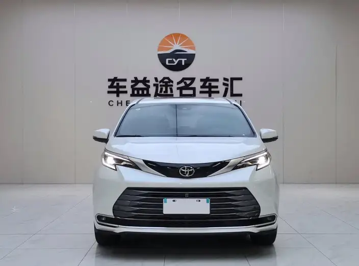 Toyota Sienna 2024 Model Hybrid 2.5L 4WD Premium Edition – фото 2