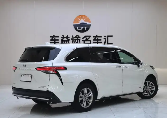 Toyota Sienna 2024 Model Hybrid 2.5L 4WD Premium Edition – фото 6