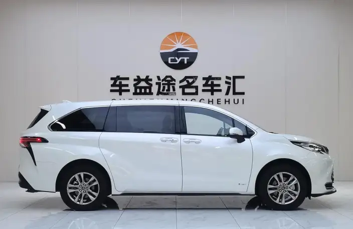 Toyota Sienna 2024 Model Hybrid 2.5L 4WD Premium Edition – фото 7
