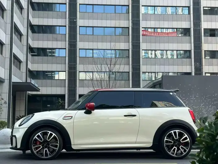 MINI JCW 2023 Model 2.0T JOHN COOPER WORKS Pat Moss Memorial Edition