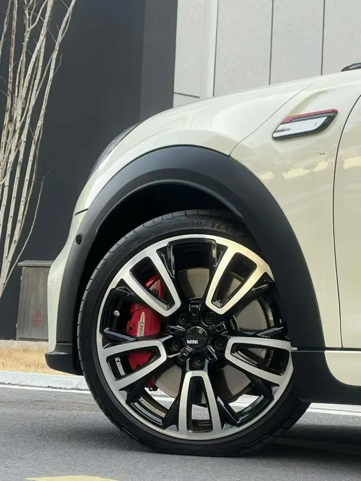 MINI JCW 2023 Model 2.0T JOHN COOPER WORKS Pat Moss Memorial Edition