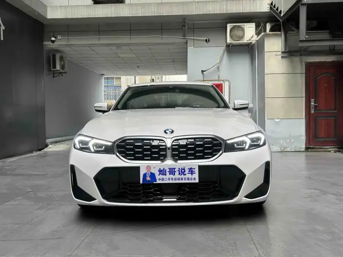 BMW 3 Series 2026 Model 325Li M Sports Set – фото 2