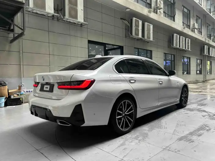 BMW 3 Series 2026 Model 325Li M Sports Set – фото 4