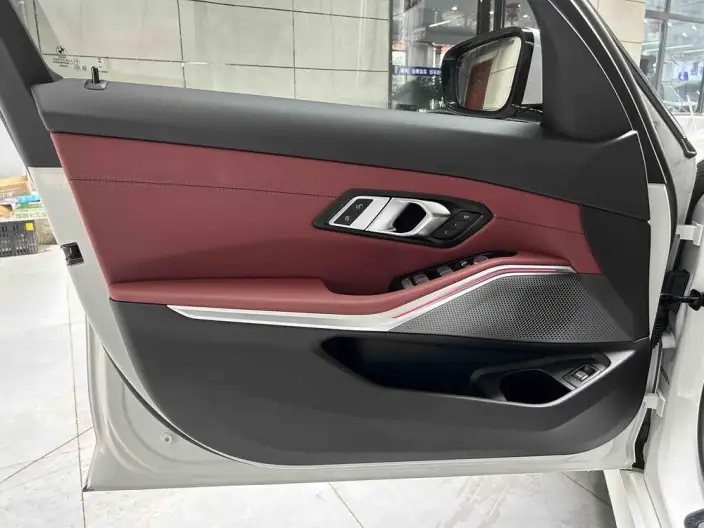 BMW 3 Series 2026 Model 325Li M Sports Set – фото 8