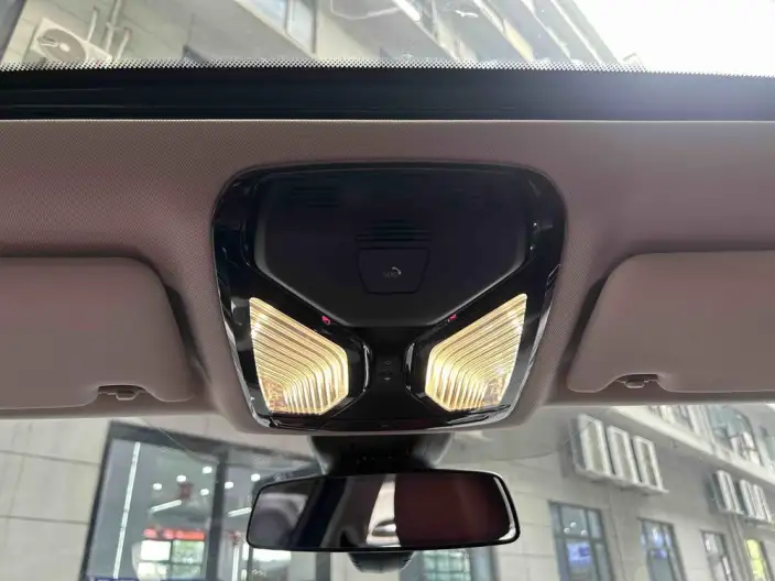 BMW 3 Series 2026 Model 325Li M Sports Set – фото 9