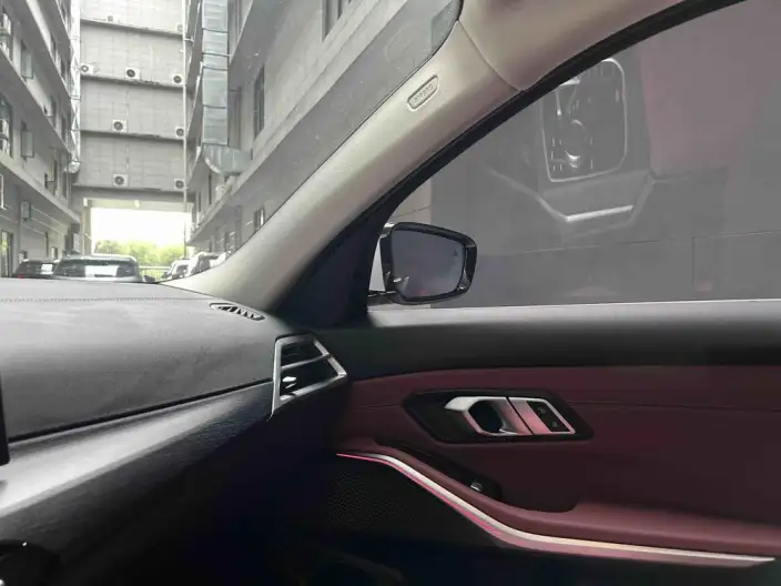 BMW 3 Series 2026 Model 325Li M Sports Set – фото 10