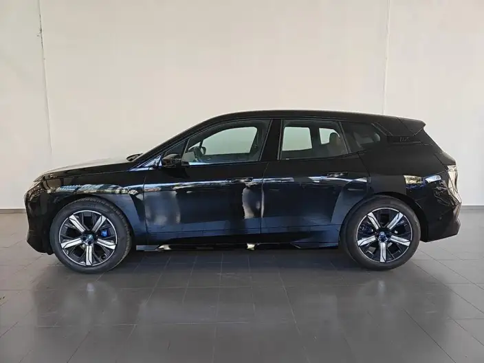 BMW iX 2023 Model xDrive40 – фото 3