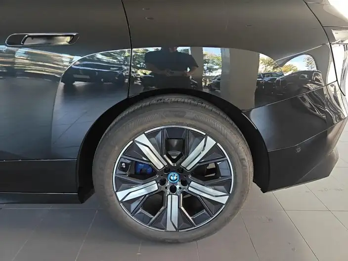 BMW iX 2023 Model xDrive40 – фото 7