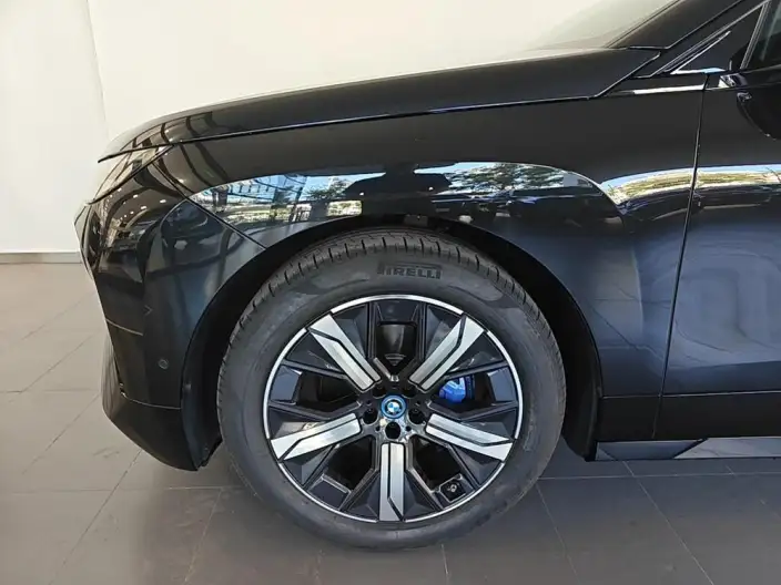 BMW iX 2023 Model xDrive40 – фото 9