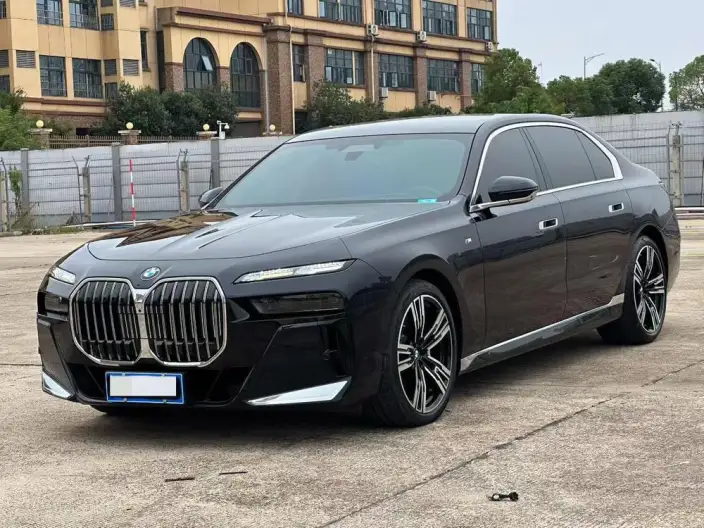BMW 7 Series 2023 Model 740Li Exclusive Model M Sports Set – фото 1