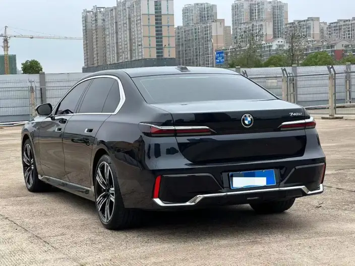 BMW 7 Series 2023 Model 740Li Exclusive Model M Sports Set – фото 4