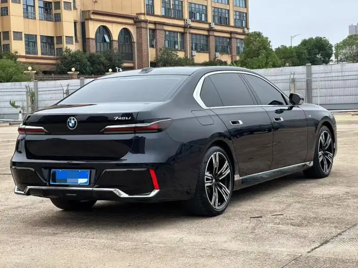 BMW 7 Series 2023 Model 740Li Exclusive Model M Sports Set – фото 6