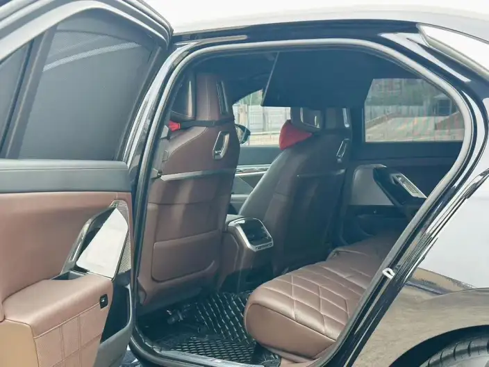 BMW 7 Series 2023 Model 740Li Exclusive Model M Sports Set – фото 9