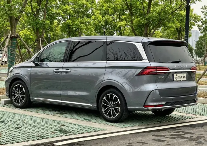 Roewe iMAX8 2022 Model 400TGI Ultimate Edition – фото 4