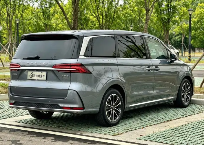 Roewe iMAX8 2022 Model 400TGI Ultimate Edition – фото 6